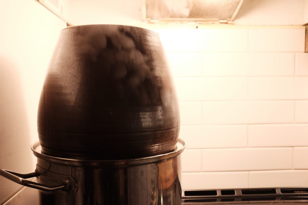 steam sanitizing a clay onggi jar