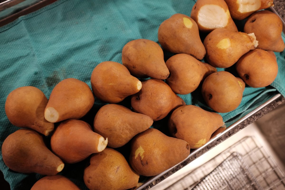 pears with stems and blemished removed